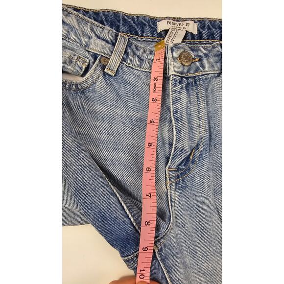 Forever 21 sz 25 distressed boyfriend relax fit jeans light wash EUC 90s ankle - Picture 6 of 7